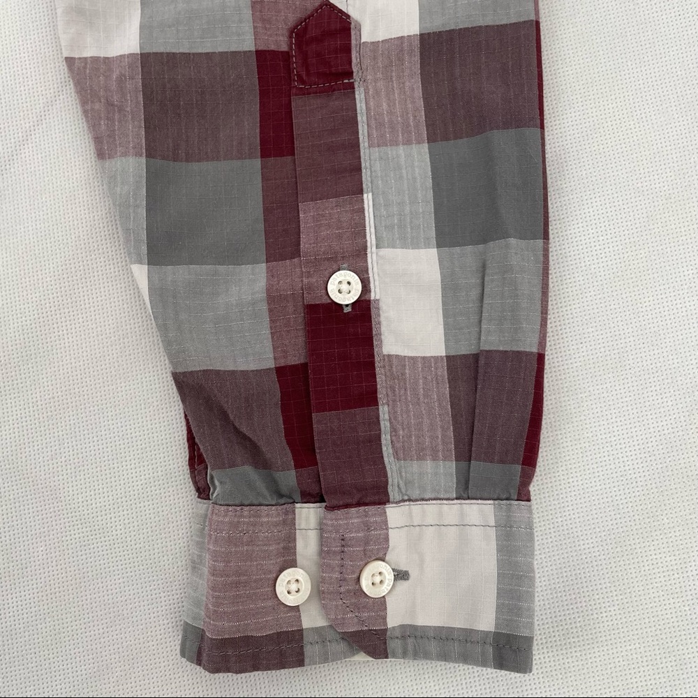 Patagonia Men’s Red and Gray Plaid Button-Down Shirt - Picture 11 of 11